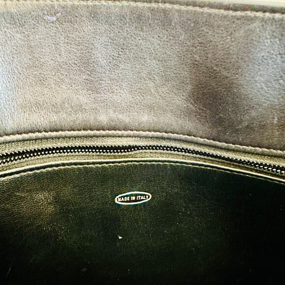 EUC CHANEL MATELASSE LAMBSKIN LEATHER QUILTED CC LOGO SHOULDER BAG MADE IN ITALY - Picture 14 of 16